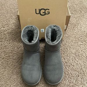 UGG CLASSIC MINI II BOOTS